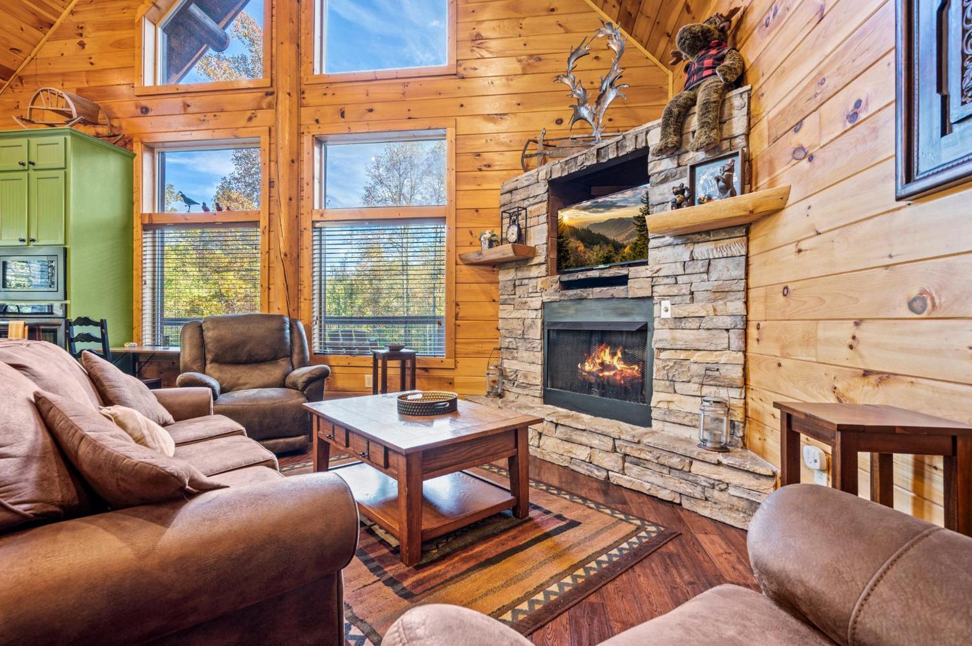 Relaxation Retreat - Pickleball Cabin - Wi-Fi, Fire Pit With Bar, Ev, Game Room, Hot Tub, Pool Access - Mins To Pf Sevierville Exterior foto