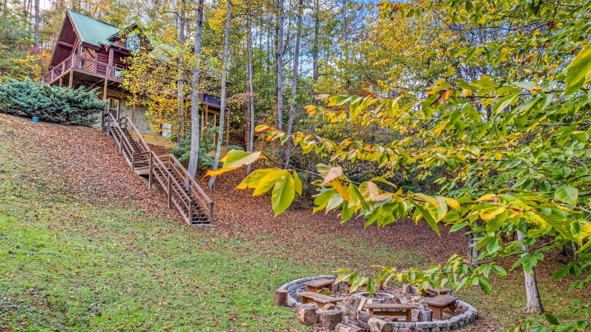 Relaxation Retreat - Pickleball Cabin - Wi-Fi, Fire Pit With Bar, Ev, Game Room, Hot Tub, Pool Access - Mins To Pf Sevierville Exterior foto