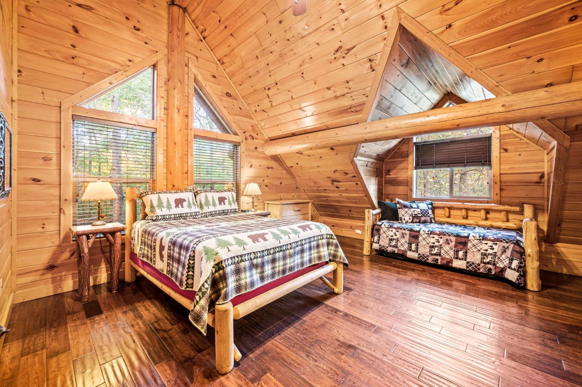 Relaxation Retreat - Pickleball Cabin - Wi-Fi, Fire Pit With Bar, Ev, Game Room, Hot Tub, Pool Access - Mins To Pf Sevierville Exterior foto